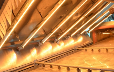 紅外加熱用什么控制溫度:固態(tài)繼電器、機械式繼電器或功率控制器?